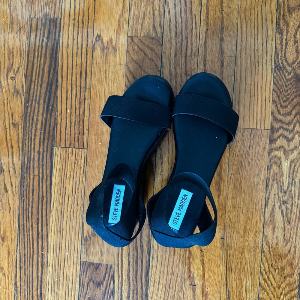 Steve Madden black platform sandal